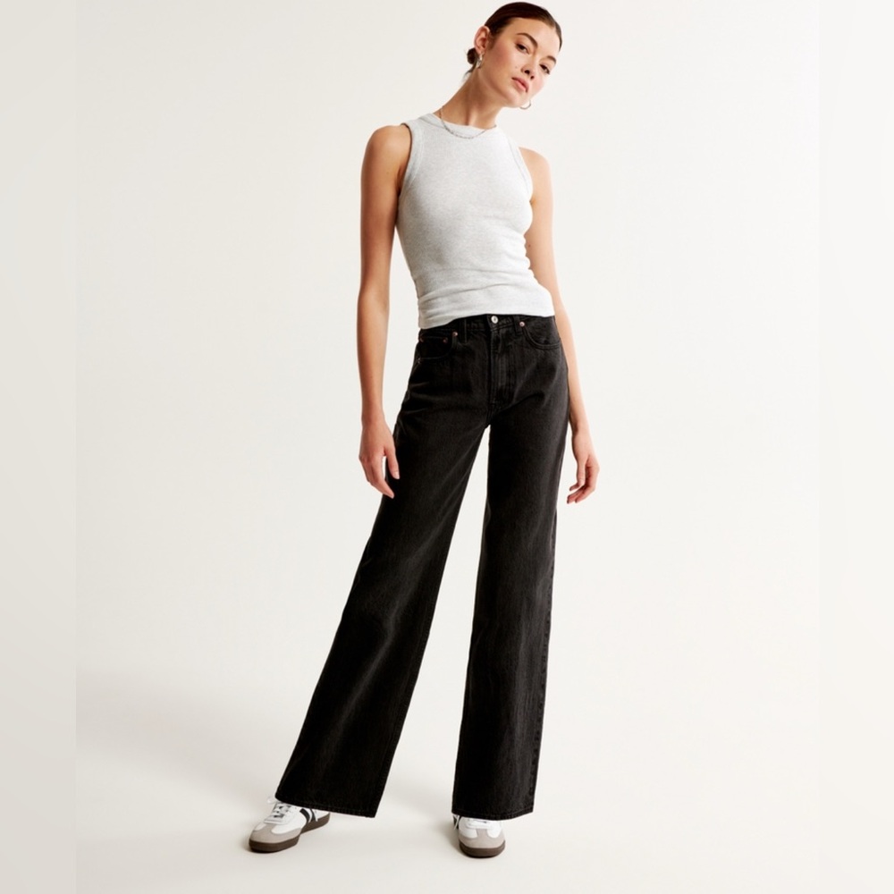 Abercrombie & Fitch The Loose High Rise Jeans 8 Short